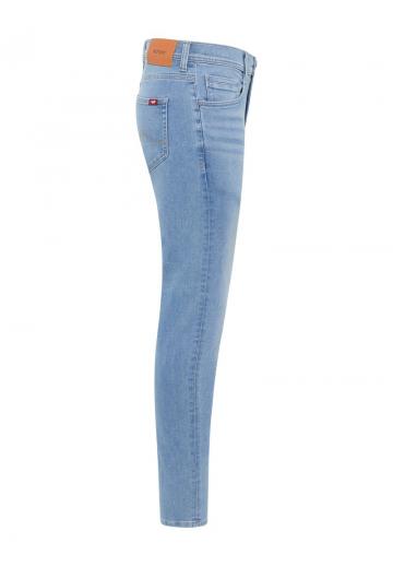 Узкие джинсы