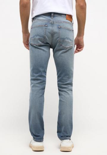 Узкие джинсы