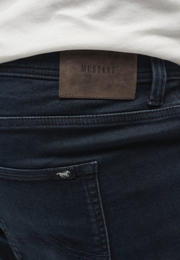 Узкие джинсы