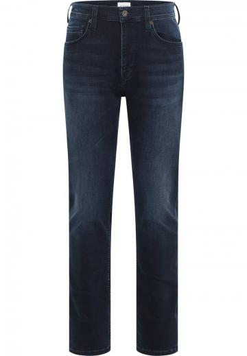 Узкие джинсы