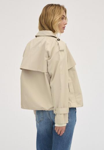 Куртка с накладнымит карманами
