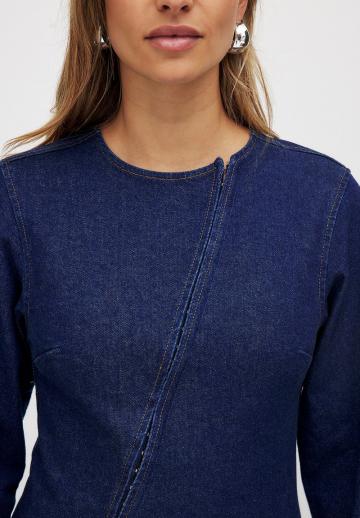 Джинсовая куртка