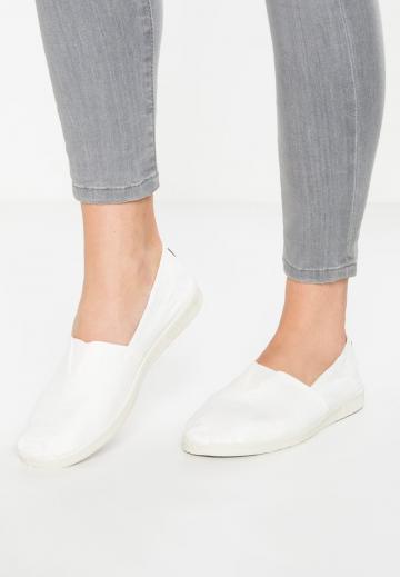 Спортивные балетки