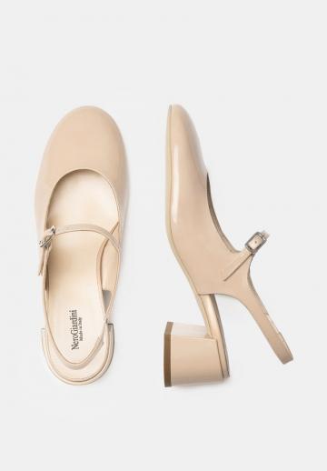 Туфли с ремешком