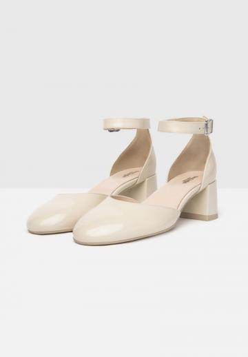 Туфли с ремешком