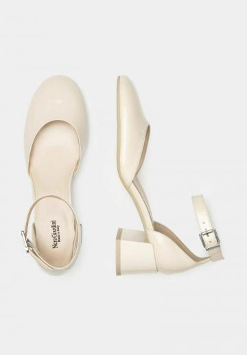 Туфли с ремешком