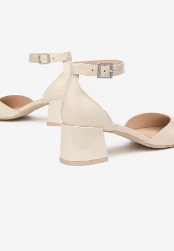 Туфли с ремешком