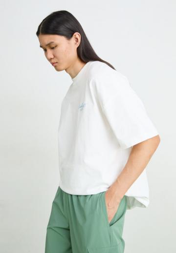 Брюки с накладными карманами