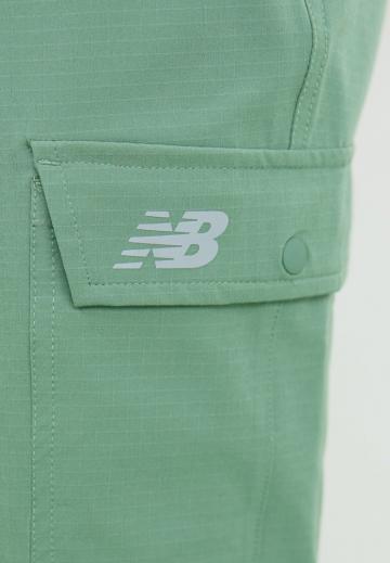 Брюки с накладными карманами