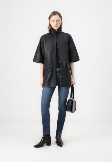 Узкие джинсы