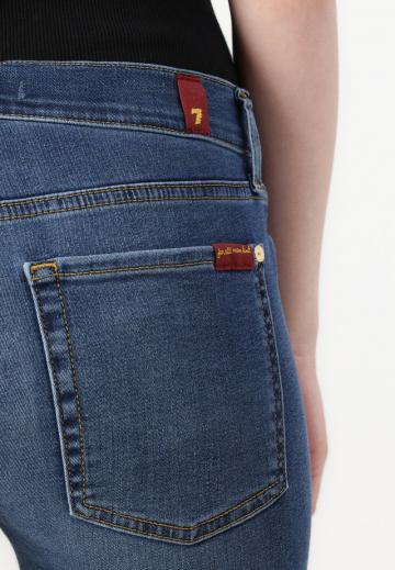 Узкие джинсы