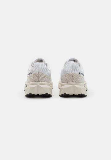 Беговые кроссовки