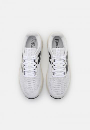 Беговые кроссовки