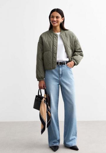 Клешеные джинсы