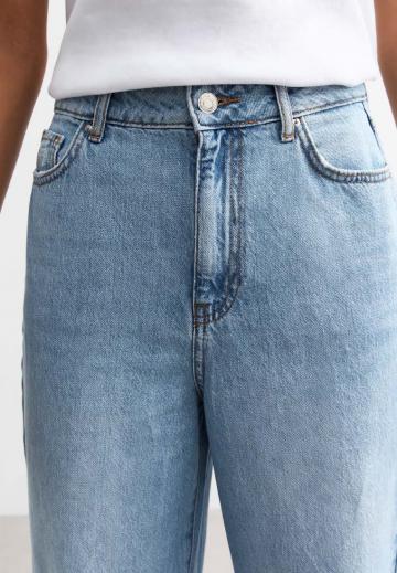 Клешеные джинсы