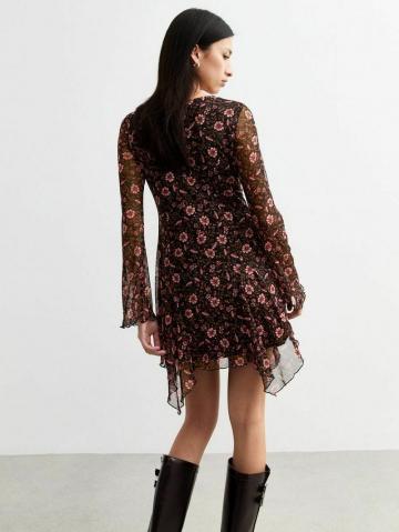 Короткое платье