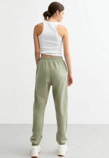 Спортивные штаны