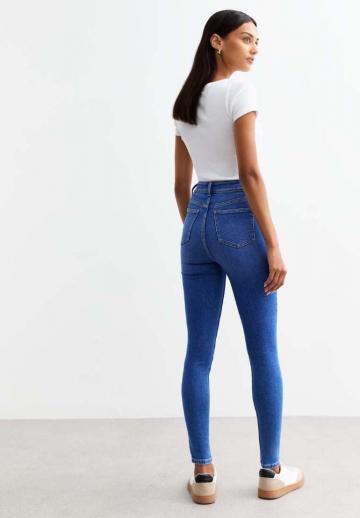 Узкие джинсы