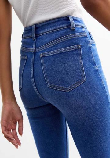 Узкие джинсы