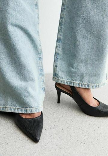 Туфли с ремешком