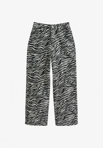 Прямые джинсы