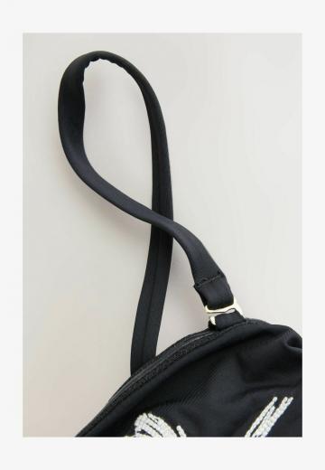 Слитный купальник