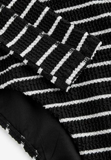 Слитный купальник