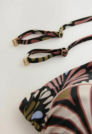 Слитный купальник