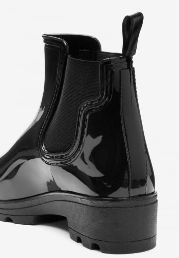 Резиновые сапоги