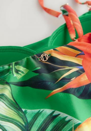 Слитный купальник