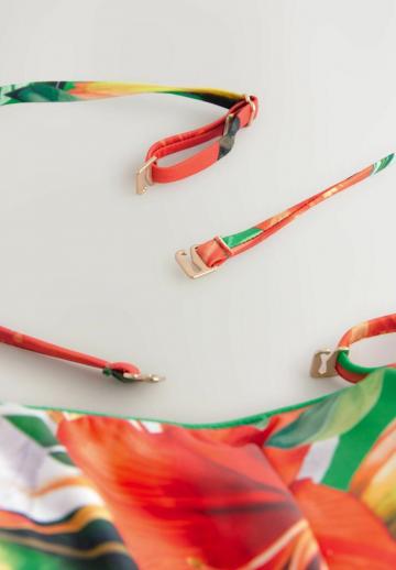 Слитный купальник