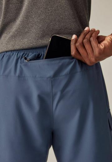 Брюки с накладными карманами