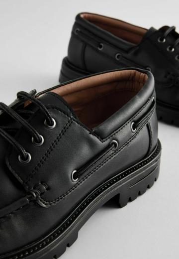 Ботинки на шнуровке