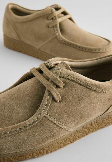 Ботинки на шнуровке