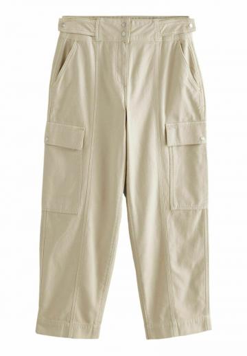 Брюки с накладными карманами