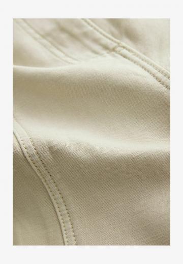 Брюки с накладными карманами