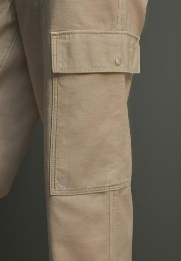 Брюки с накладными карманами