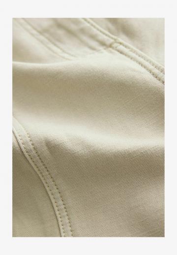 Брюки с накладными карманами