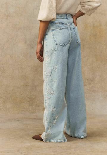 Клешеные джинсы