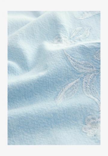 Клешеные джинсы