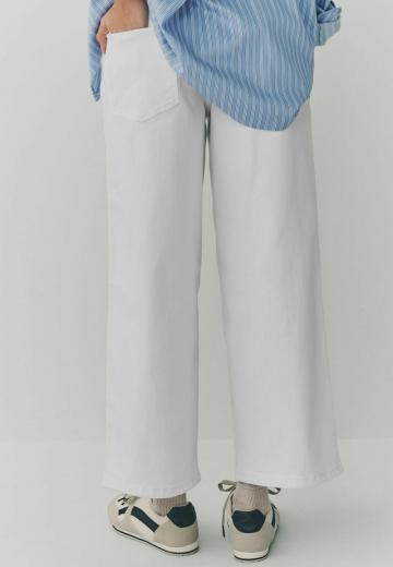 Короткие джинсы