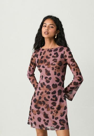 Короткое платье