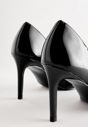 Туфли на высоком каблуке