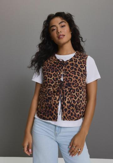 Джинсовая жилетка