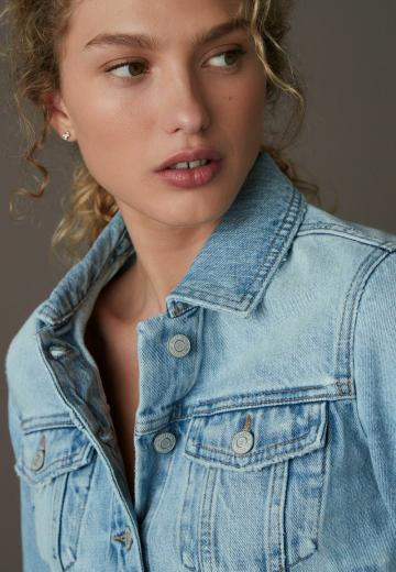 Джинсовая жилетка