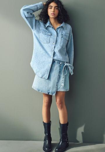 Куртка с накладнымит карманами