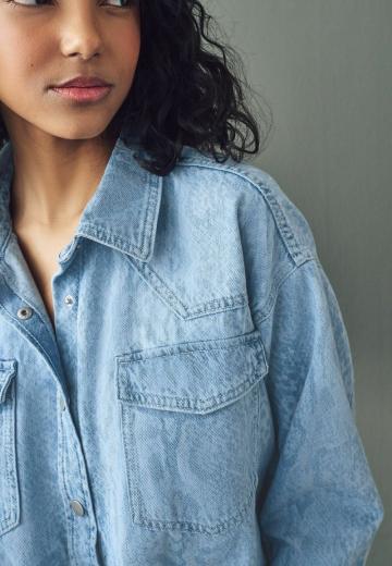 Куртка с накладнымит карманами