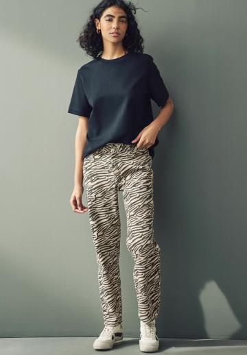 Прямые джинсы