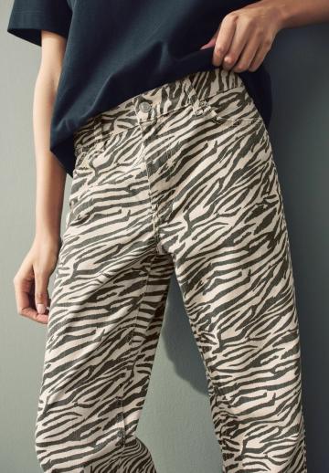 Прямые джинсы