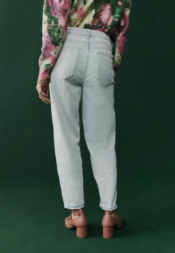 Короткие джинсы